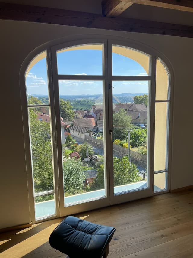 20. Ukázka rekonstrukce historické vily v Pyšelách okrese Benešov ve Středočeském kraji.